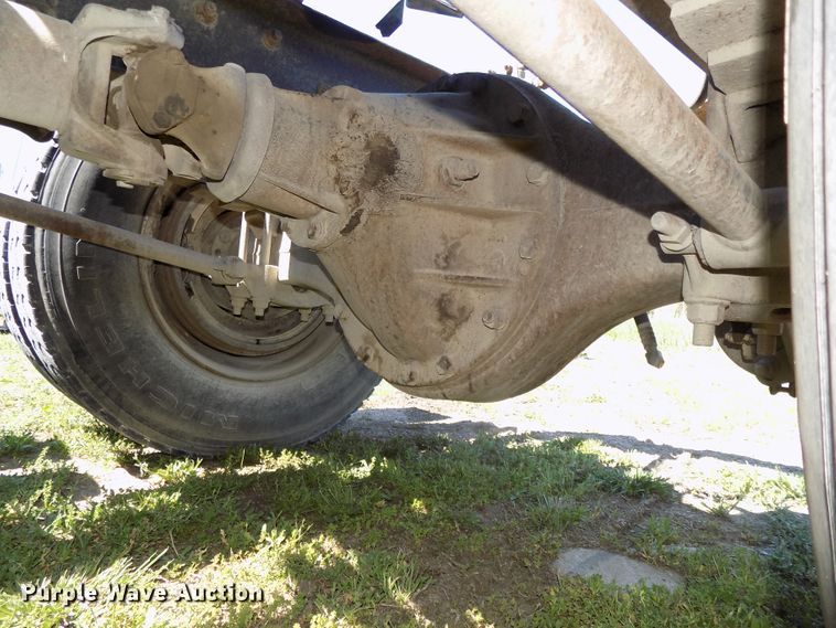 image for item DG2576 1984 International COF9670XL semi truck