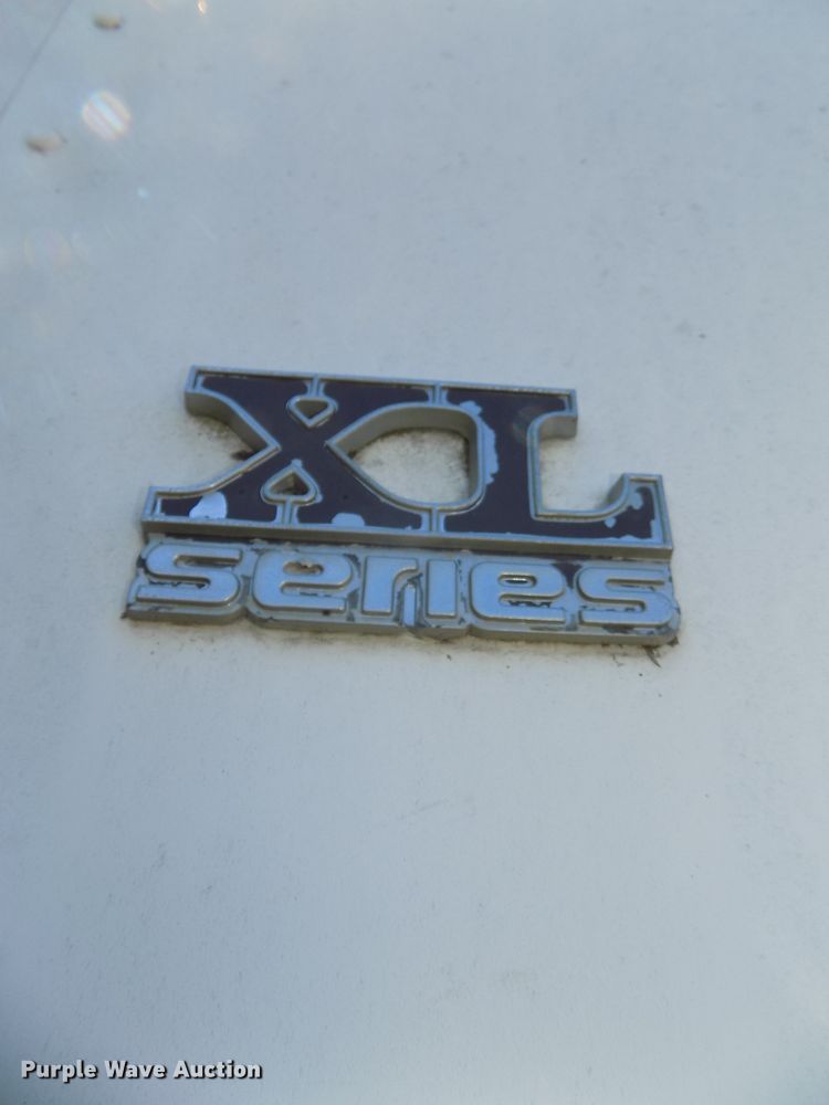 image for item DG2576 1984 International COF9670XL semi truck