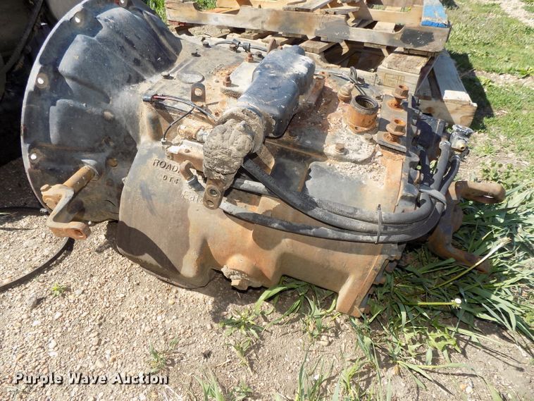 image for item DG2576 1984 International COF9670XL semi truck