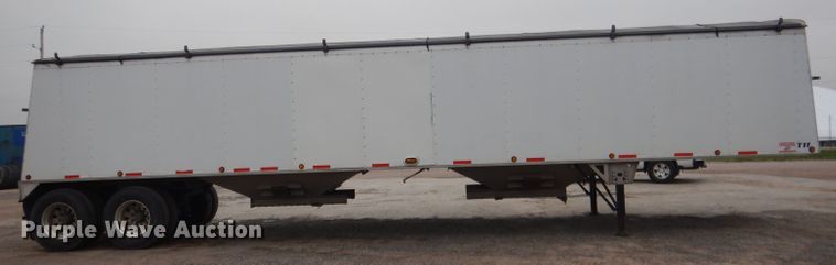 image for item DG5971 2011 Corn Husker Ultra-Lite double hopper bottom grain trailer