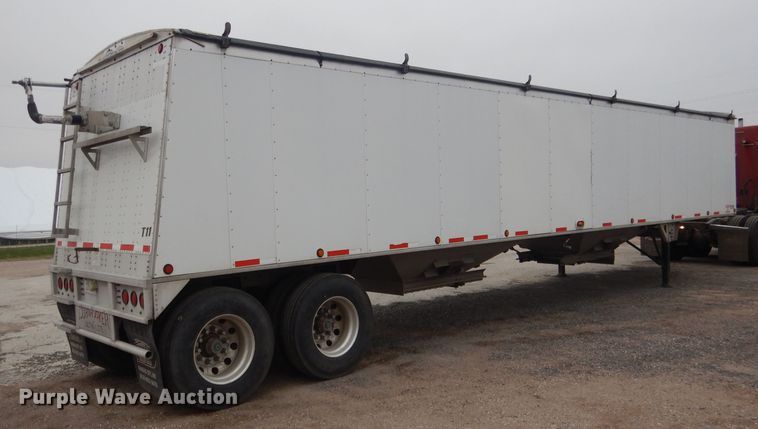 image for item DG5971 2011 Corn Husker Ultra-Lite double hopper bottom grain trailer