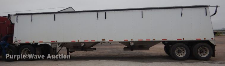 image for item DG5971 2011 Corn Husker Ultra-Lite double hopper bottom grain trailer