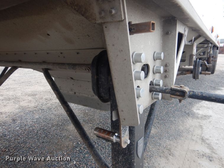 image for item DG5971 2011 Corn Husker Ultra-Lite double hopper bottom grain trailer