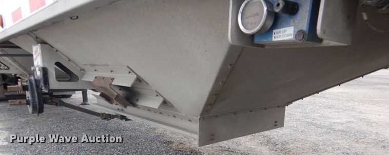 image for item DG5971 2011 Corn Husker Ultra-Lite double hopper bottom grain trailer