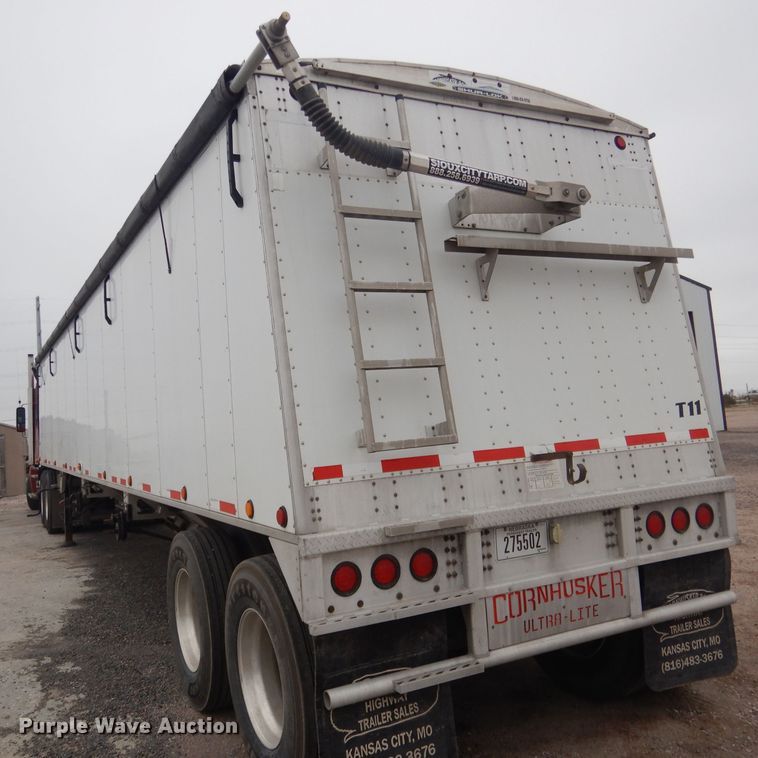 image for item DG5971 2011 Corn Husker Ultra-Lite double hopper bottom grain trailer