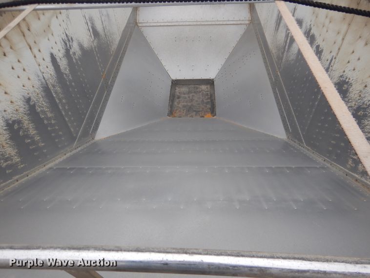 image for item DG5971 2011 Corn Husker Ultra-Lite double hopper bottom grain trailer