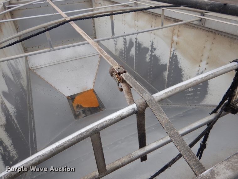 image for item DG5971 2011 Corn Husker Ultra-Lite double hopper bottom grain trailer