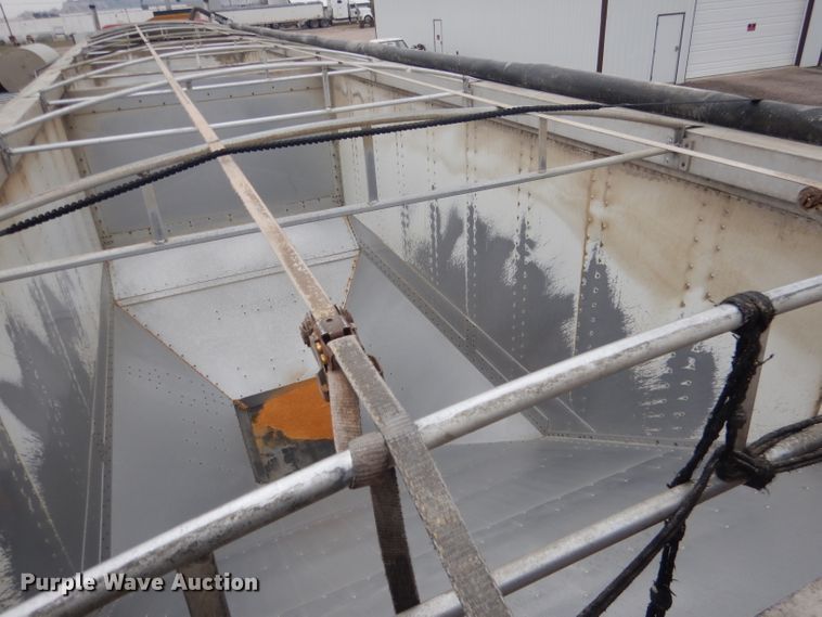 image for item DG5971 2011 Corn Husker Ultra-Lite double hopper bottom grain trailer