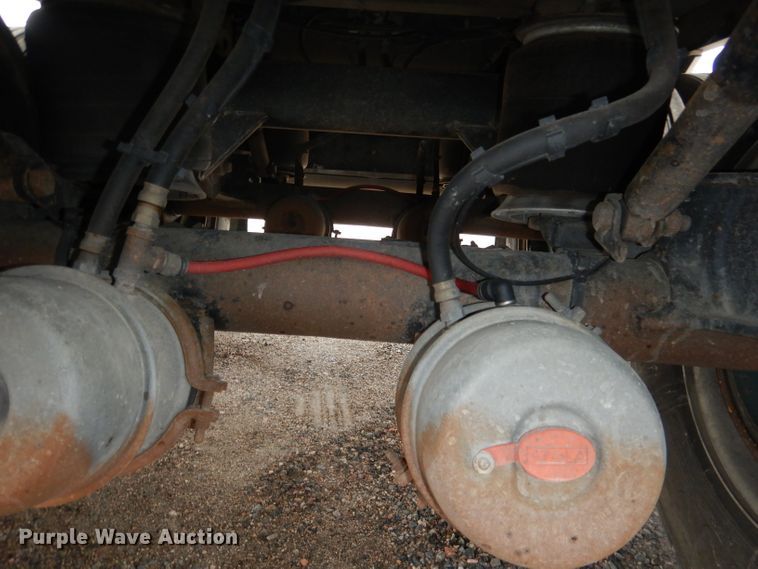 image for item DG5971 2011 Corn Husker Ultra-Lite double hopper bottom grain trailer