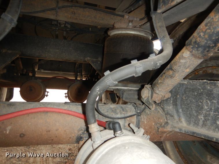 image for item DG5971 2011 Corn Husker Ultra-Lite double hopper bottom grain trailer