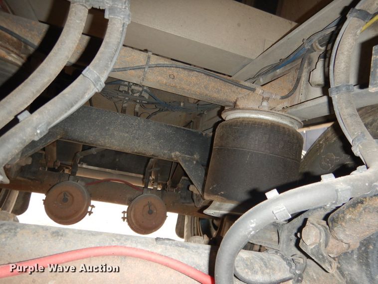 image for item DG5971 2011 Corn Husker Ultra-Lite double hopper bottom grain trailer