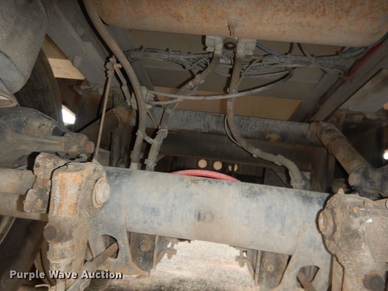 image for item DG5971 2011 Corn Husker Ultra-Lite double hopper bottom grain trailer