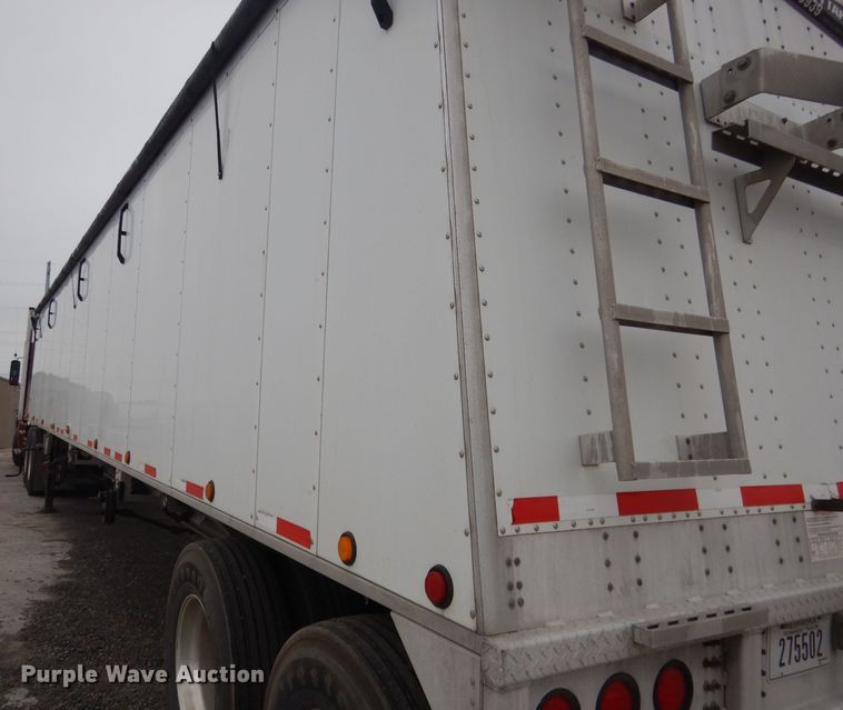 image for item DG5971 2011 Corn Husker Ultra-Lite double hopper bottom grain trailer