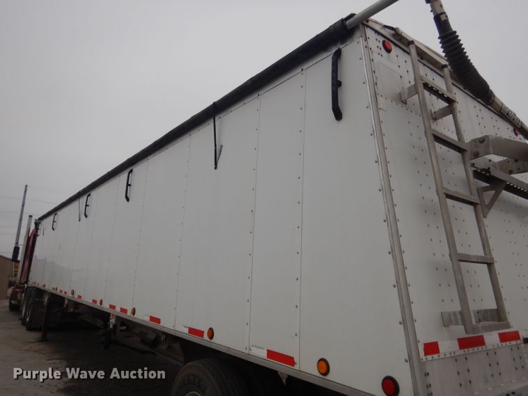 image for item DG5971 2011 Corn Husker Ultra-Lite double hopper bottom grain trailer