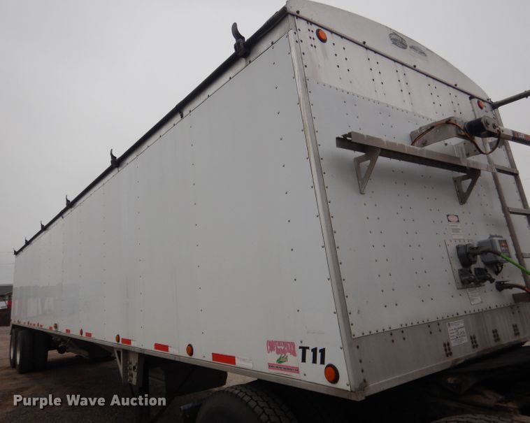 image for item DG5971 2011 Corn Husker Ultra-Lite double hopper bottom grain trailer