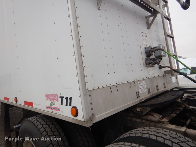 image for item DG5971 2011 Corn Husker Ultra-Lite double hopper bottom grain trailer