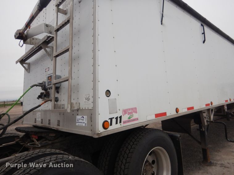 image for item DG5971 2011 Corn Husker Ultra-Lite double hopper bottom grain trailer