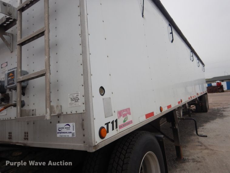 image for item DG5971 2011 Corn Husker Ultra-Lite double hopper bottom grain trailer