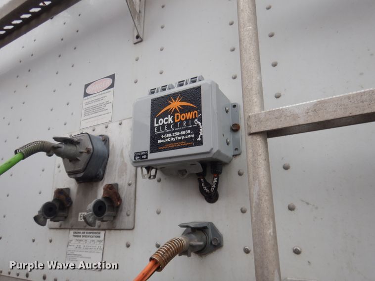 image for item DG5971 2011 Corn Husker Ultra-Lite double hopper bottom grain trailer