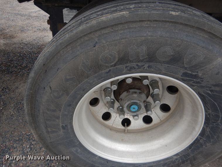 image for item DG5971 2011 Corn Husker Ultra-Lite double hopper bottom grain trailer