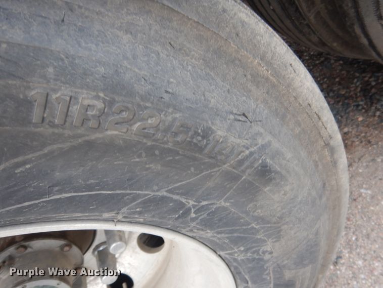 image for item DG5971 2011 Corn Husker Ultra-Lite double hopper bottom grain trailer