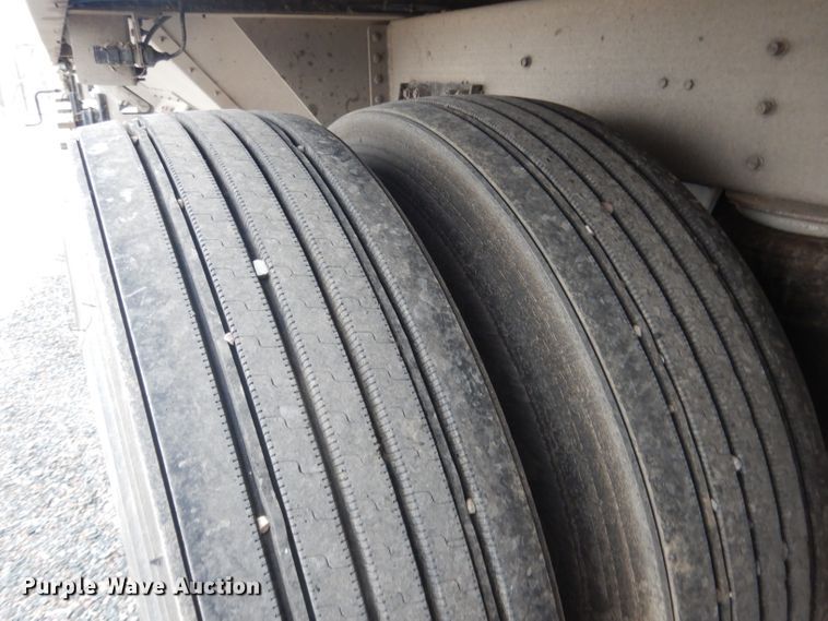 image for item DG5971 2011 Corn Husker Ultra-Lite double hopper bottom grain trailer