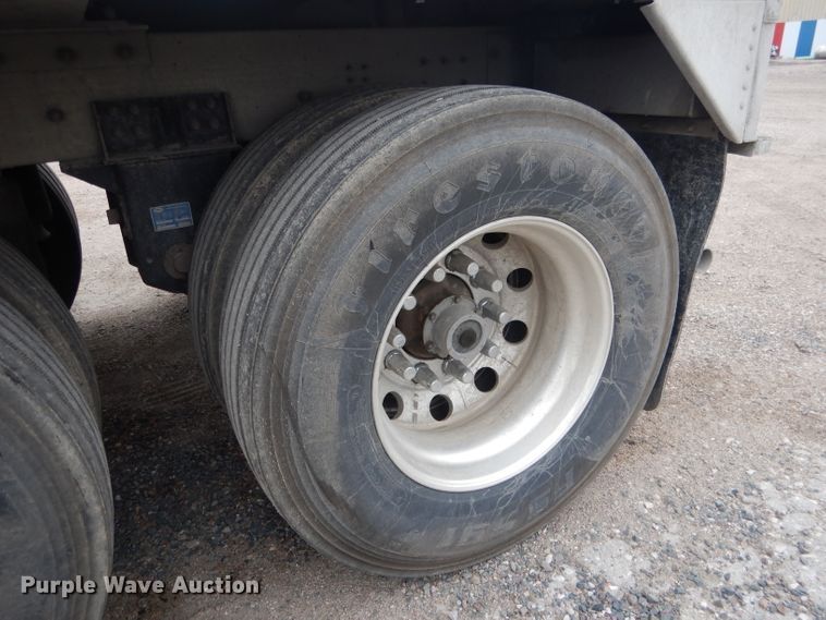 image for item DG5971 2011 Corn Husker Ultra-Lite double hopper bottom grain trailer