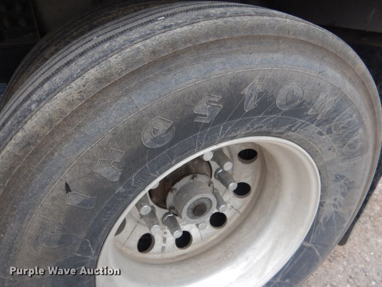 image for item DG5971 2011 Corn Husker Ultra-Lite double hopper bottom grain trailer