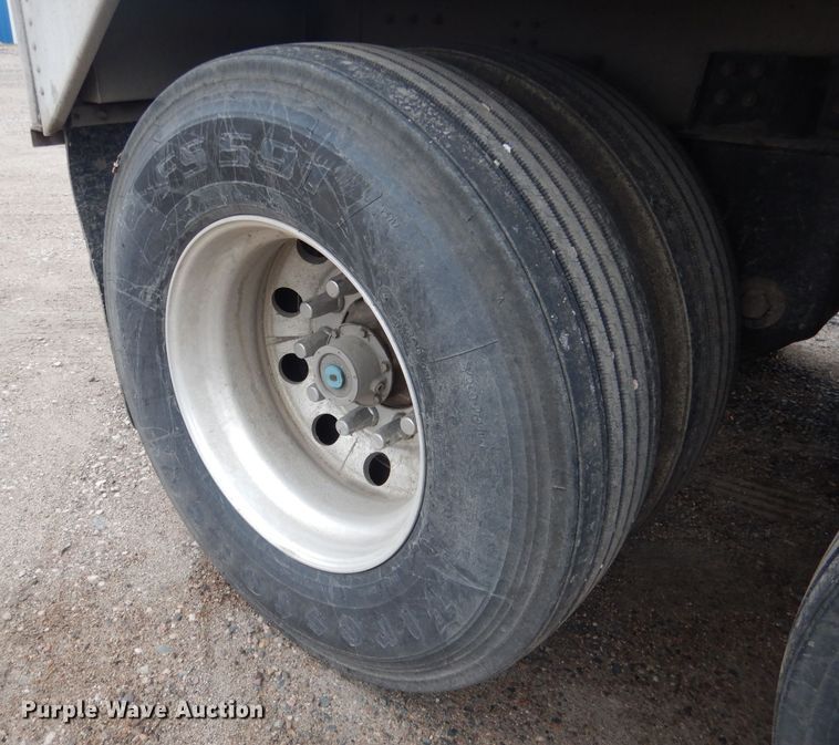 image for item DG5971 2011 Corn Husker Ultra-Lite double hopper bottom grain trailer