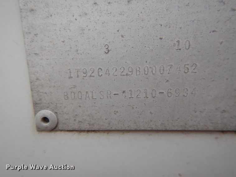 image for item DG5971 2011 Corn Husker Ultra-Lite double hopper bottom grain trailer