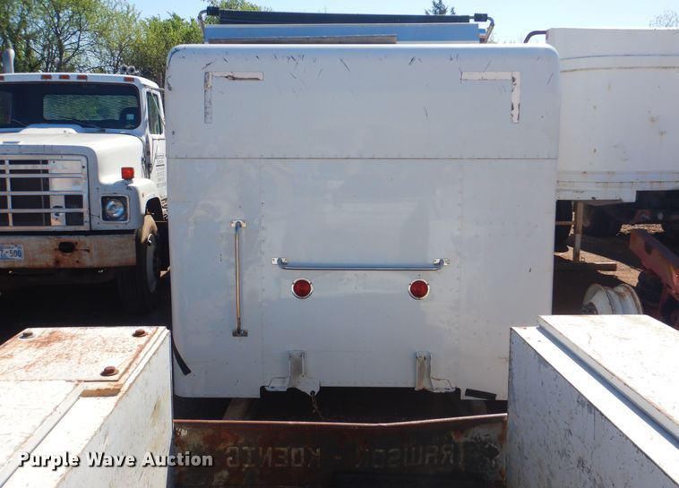 image for item DG8560 Unibilt semi truck sleeper