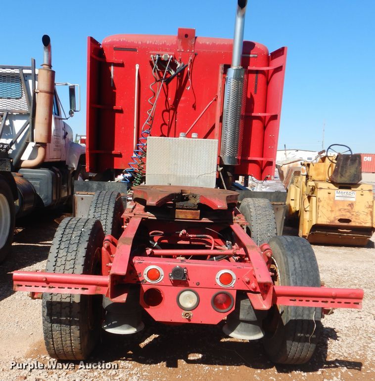 image for item DG8561 1998 Freightliner Century Class semi truck