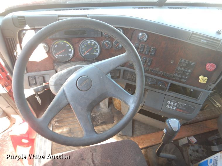 image for item DG8561 1998 Freightliner Century Class semi truck