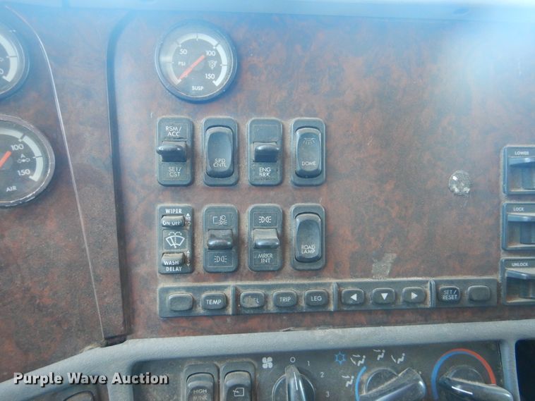 image for item DG8561 1998 Freightliner Century Class semi truck