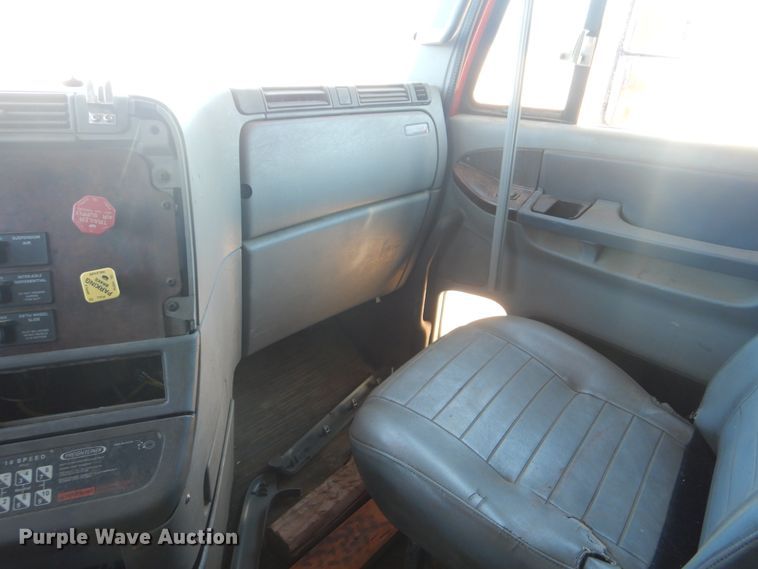 image for item DG8561 1998 Freightliner Century Class semi truck