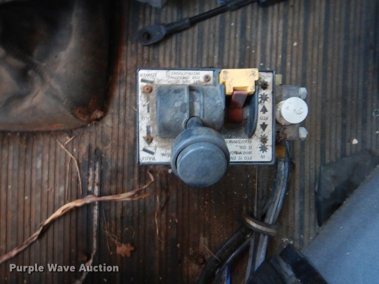 image for item DG8561 1998 Freightliner Century Class semi truck