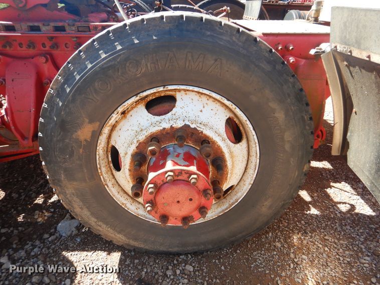 image for item DG8561 1998 Freightliner Century Class semi truck