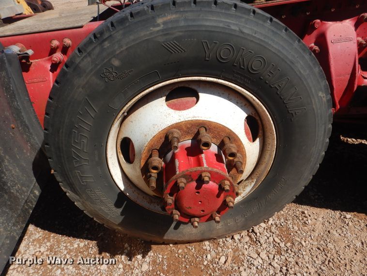 image for item DG8561 1998 Freightliner Century Class semi truck