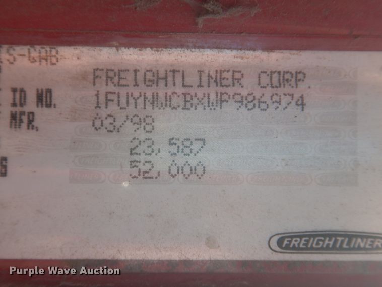 image for item DG8561 1998 Freightliner Century Class semi truck