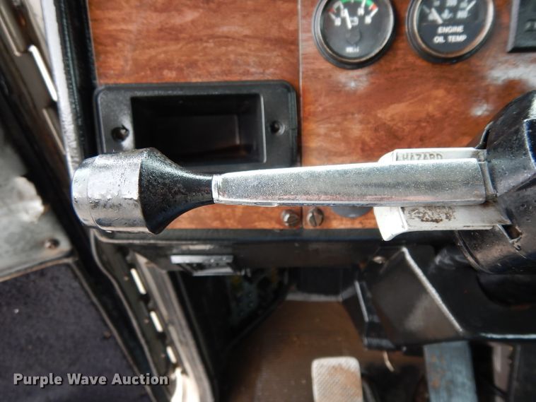 image for item DH2385 1997 Peterbilt 378 semi truck