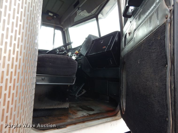 image for item DH2385 1997 Peterbilt 378 semi truck