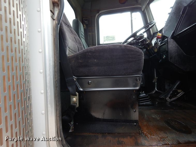 image for item DH2385 1997 Peterbilt 378 semi truck