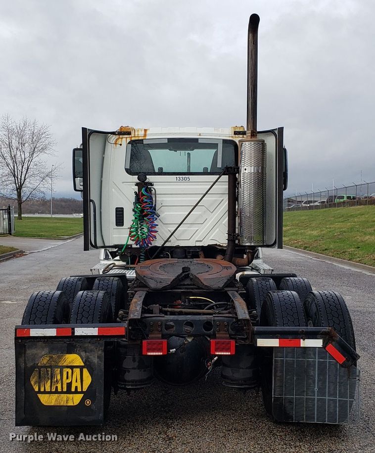 image for item DH5794 2013 International ProStar semi truck