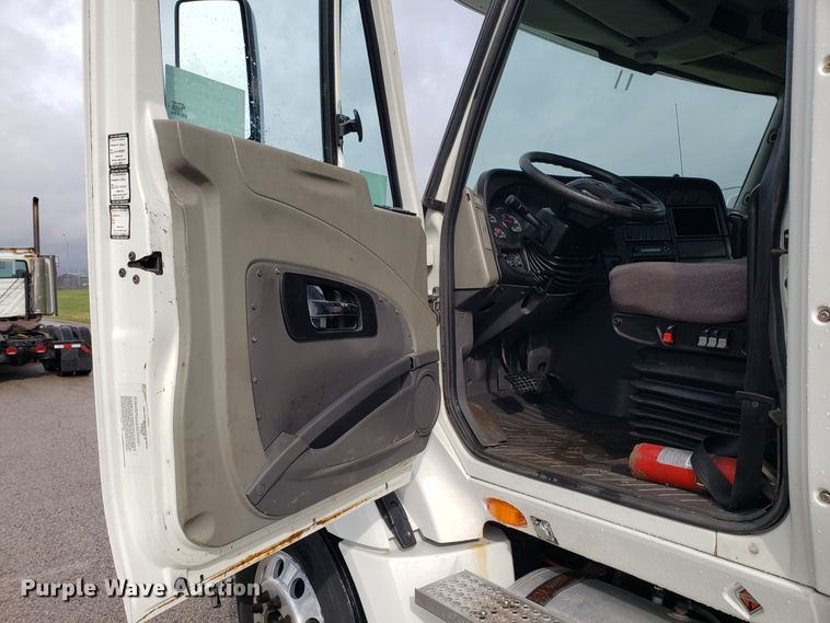 image for item DH5794 2013 International ProStar semi truck