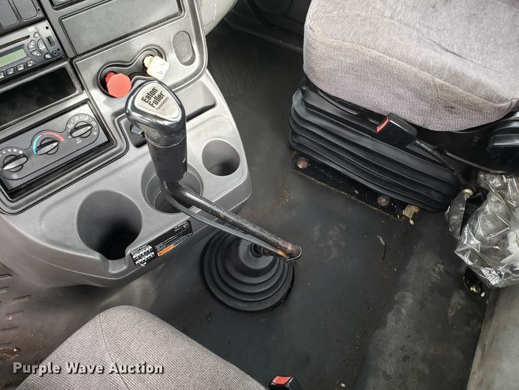 image for item DH5794 2013 International ProStar semi truck