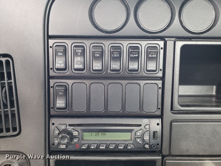 image for item DH5794 2013 International ProStar semi truck