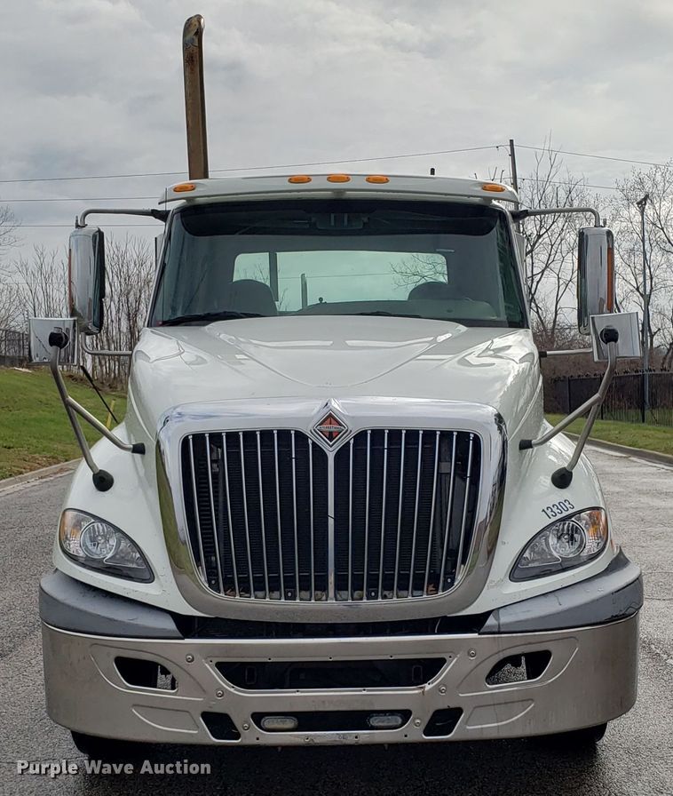 image for item DH5795 2013 International ProStar semi truck