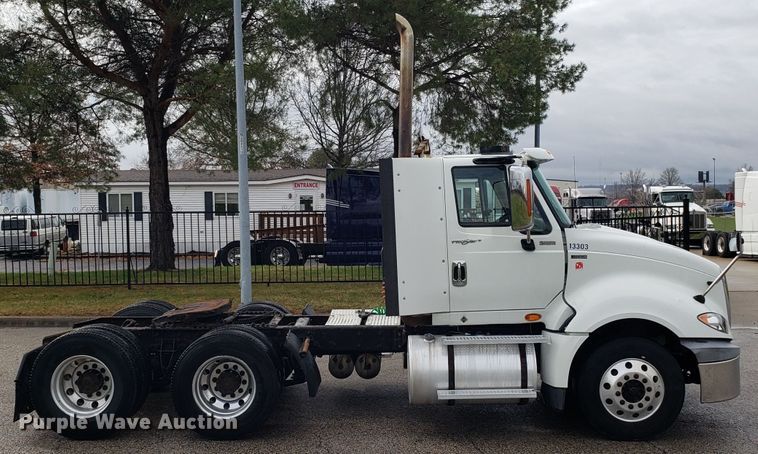 image for item DH5795 2013 International ProStar semi truck