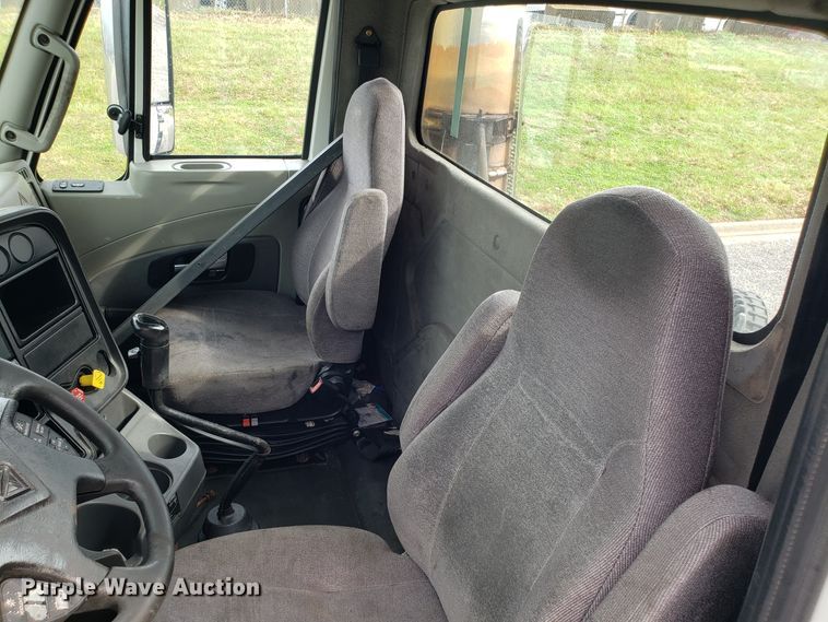 image for item DH5795 2013 International ProStar semi truck