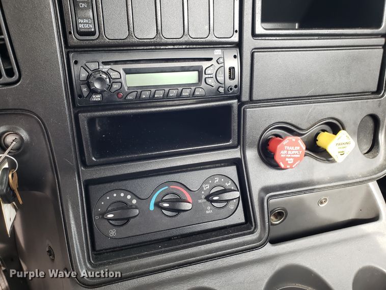 image for item DH5795 2013 International ProStar semi truck